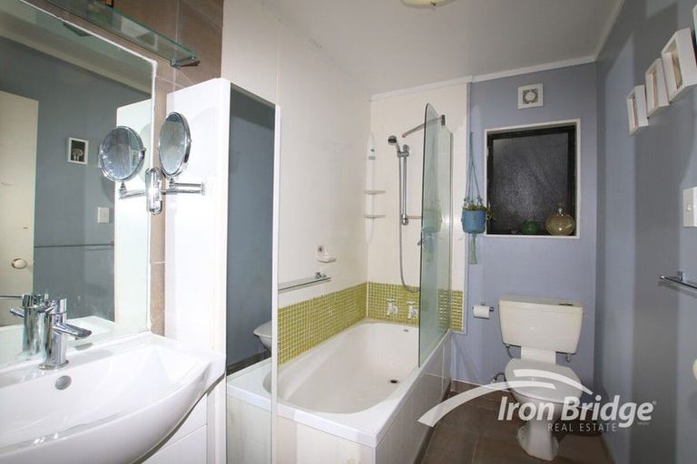 Photo of property in 3/21 Taurus Crescent, Beach Haven, Auckland, 0626