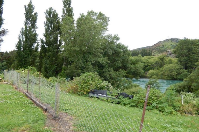 Photo of property in 98 Cheviot Street, Roxburgh, 9500