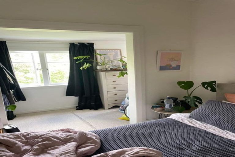 Photo of property in 54 Moana Road, Kelburn, Wellington, 6012