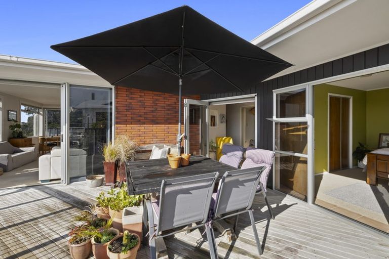 Photo of property in 3 Weston Street, Moturoa, New Plymouth, 4310