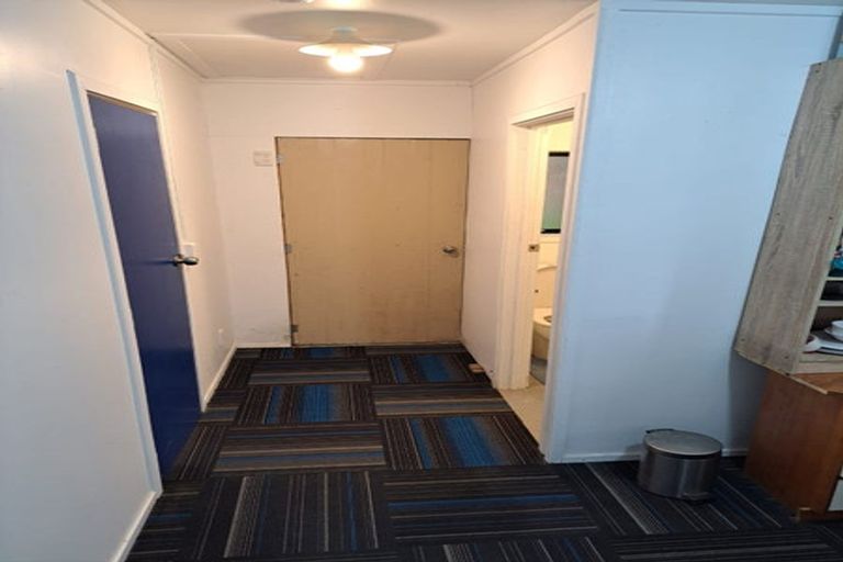 Photo of property in 42a Farwood Drive, Henderson, Auckland, 0612