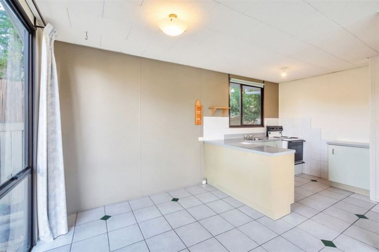 Photo of property in 1/9 Lucinda Place, Glen Eden, Auckland, 0602