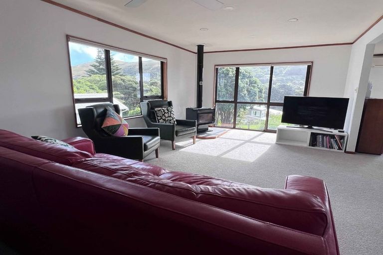 Photo of property in 8 Pukerua Beach Road, Pukerua Bay, 5026