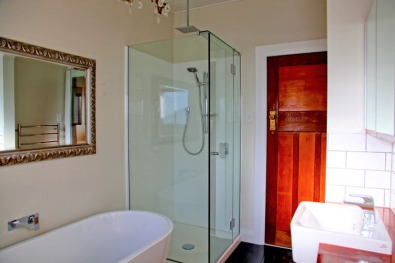 Photo of property in 24 Hinau Street, Woburn, Lower Hutt, 5010