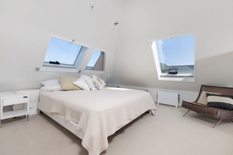 Photo of property in 6/50 Marine Parade, Mount Maunganui, 3116