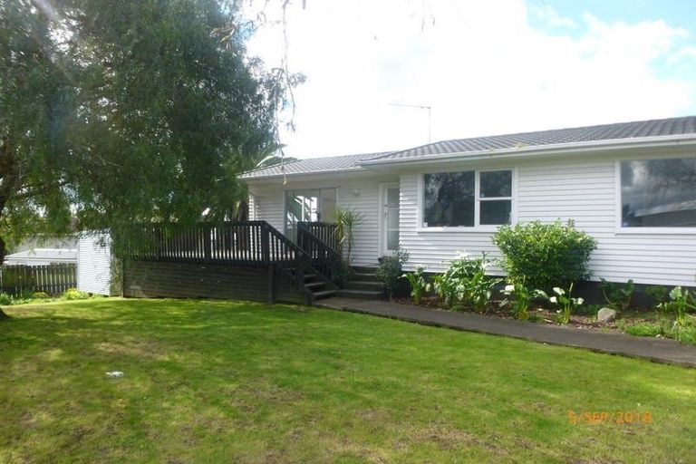 Photo of property in 24 Ronald Place, Manurewa, Auckland, 2102