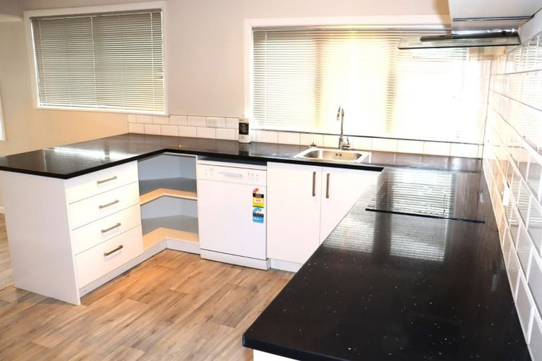 Photo of property in 9 Menary Street, Papakura, 2110