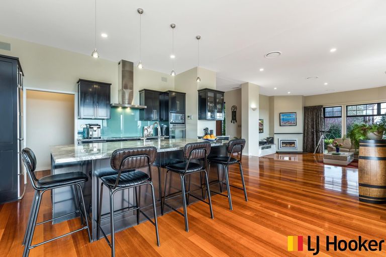 Photo of property in 39 Harry Dreadon Road, Opaheke, Papakura, 2584