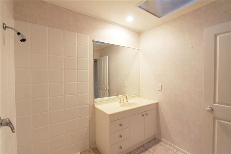 Photo of property in 8 Tiffany Close, Totara Park, Auckland, 2019