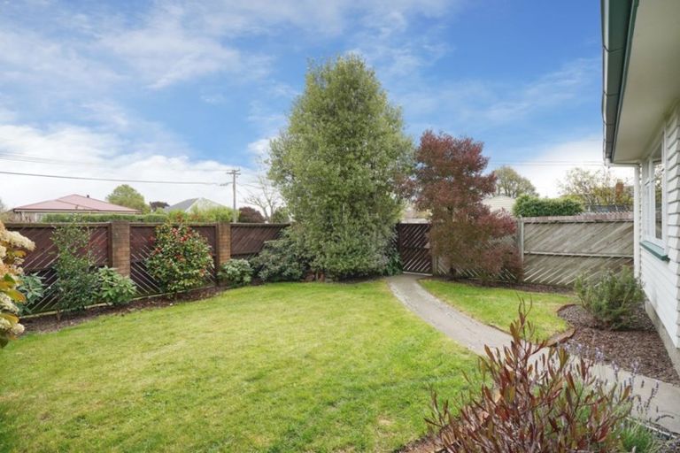 Photo of property in 1/12 Frankleigh Street, Somerfield, Christchurch, 8024