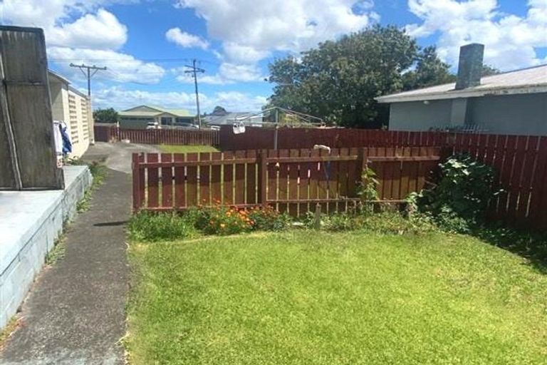 Photo of property in 2/8 Margaret Road, Papatoetoe, Auckland, 2025