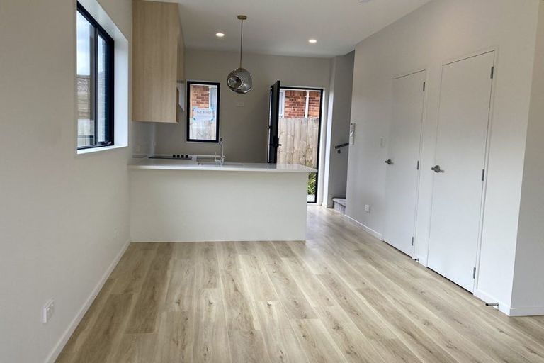 Photo of property in 3/35 Renata Crescent, Te Atatu Peninsula, Auckland, 0610