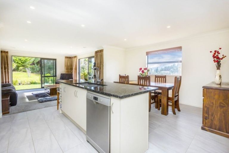 Photo of property in 24 Mount Marua Way, Timberlea, Upper Hutt, 5018
