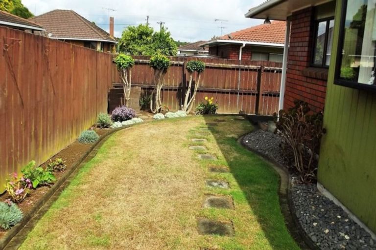 Photo of property in 2/64 Marne Road, Papakura, 2110