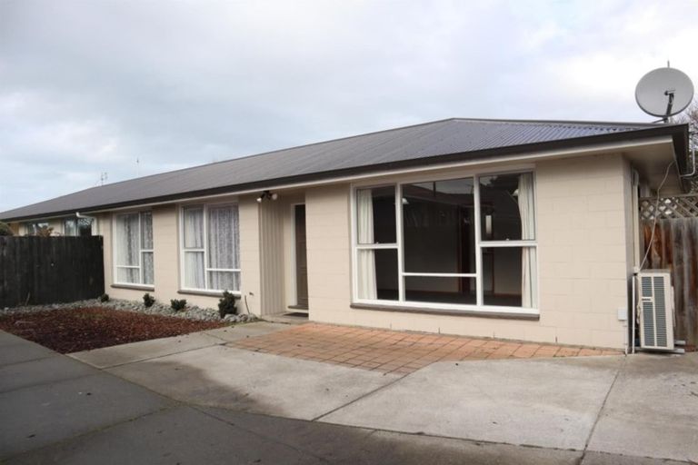Photo of property in 2/31 Lamorna Road, Parklands, Christchurch, 8083