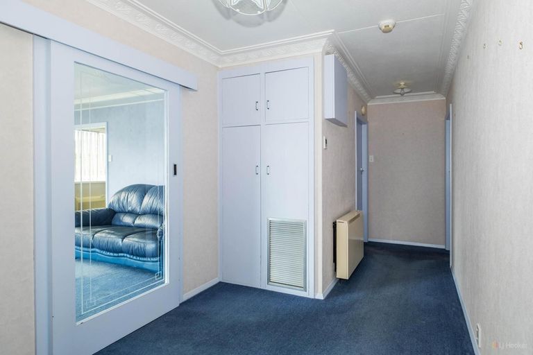 Photo of property in 1 Dixon Street, Waimate, 7924