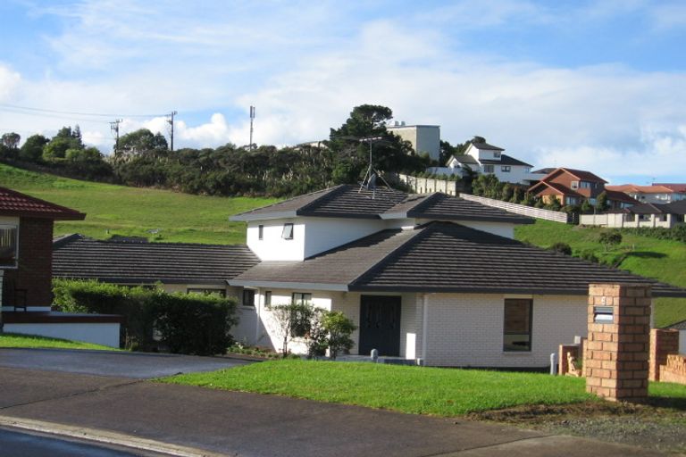 Photo of property in 10 Astor Place, Orewa, 0931