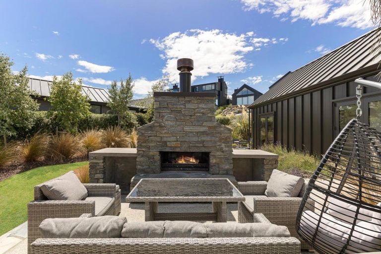 Photo of property in 13 Hackett Road, Jacks Point, Queenstown, 9371