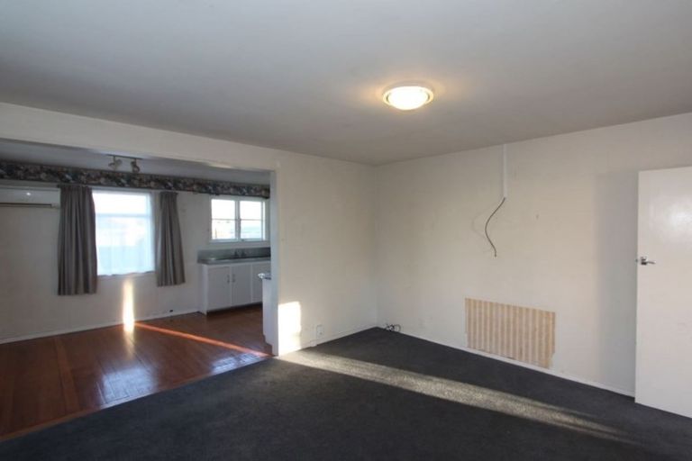 Photo of property in 2 Farquhars Road, Redwood, Christchurch, 8051