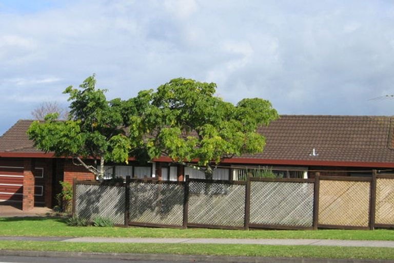 Photo of property in 1/88 Mirrabooka Avenue, Botany Downs, Auckland, 2010