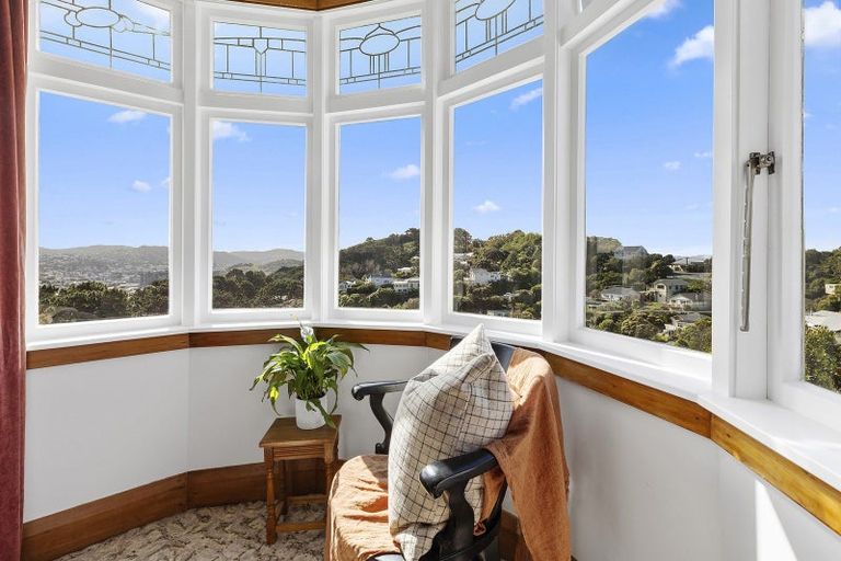 Photo of property in 39 Sutherland Crescent, Melrose, Wellington, 6023