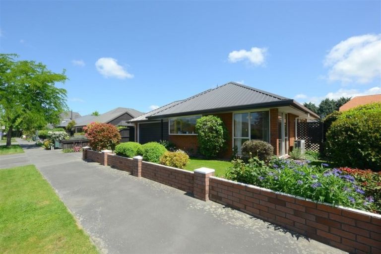 Photo of property in 1/43 Kedleston Drive, Avonhead, Christchurch, 8042