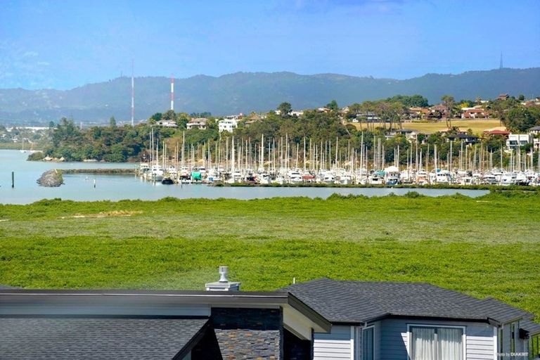 Photo of property in 8 Vazey Way, Hobsonville, Auckland, 0618