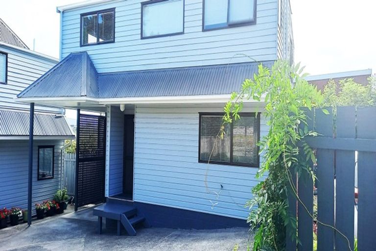 Photo of property in 2/40 Saxon Street, Waterview, Auckland, 1026