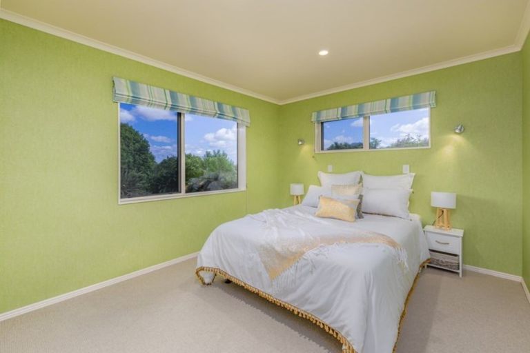 Photo of property in 16 Glen Bruce Place, Ngararatunua, Whangarei, 0176