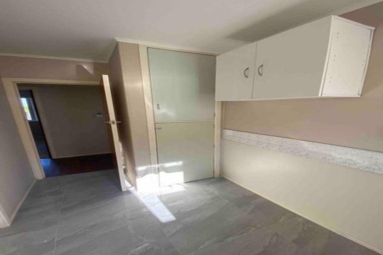 Photo of property in 25 Ellesmere Crescent, Pakuranga Heights, Auckland, 2010