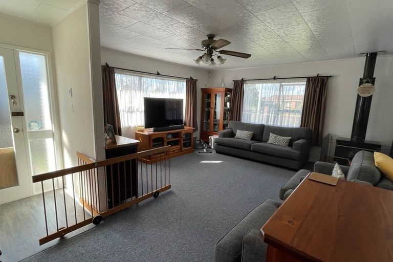 Photo of property in 221 Mahia Road, Wattle Downs, Auckland, 2103