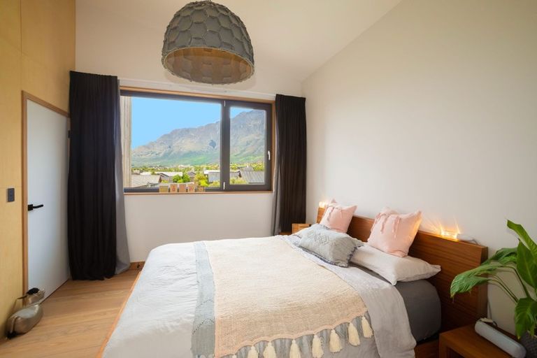Photo of property in 6 Soudley Court, Jacks Point, Queenstown, 9371