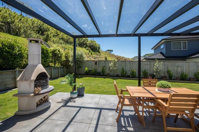 Photo of property in 35 Banks Boulevard, Whitby, Porirua, 5024