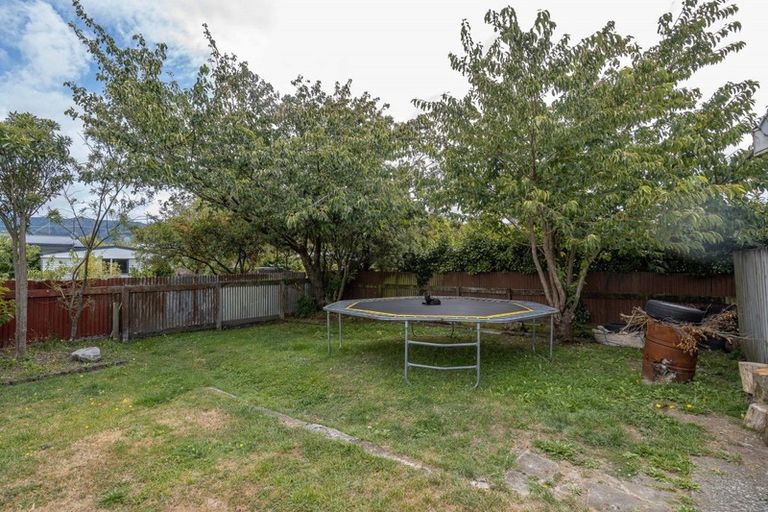 Photo of property in 27 Woodward Street East, Featherston, 5710