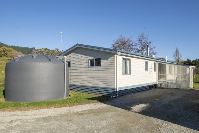 Photo of property in 911 Kanakanaia Road, Whatatutu, Te Karaka, 4091