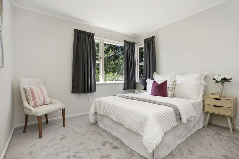 Photo of property in 1/82 Ennis Avenue, Pakuranga Heights, Auckland, 2010