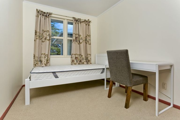 Photo of property in 40 Bond Crescent, Forrest Hill, Auckland, 0620