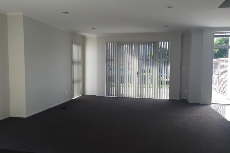 Photo of property in 16 Mcginty Street, Takanini, 2112