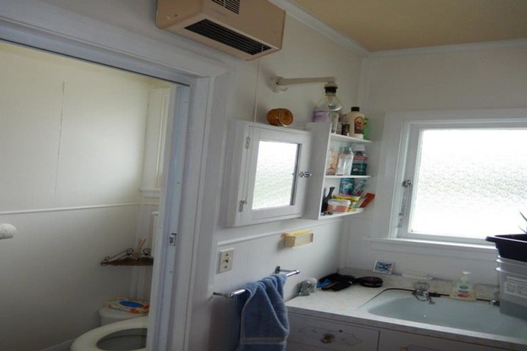 Photo of property in 98 Cheviot Street, Roxburgh, 9500