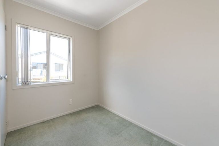 Photo of property in 6/78 Fernhill Way, Oteha, Auckland, 0632