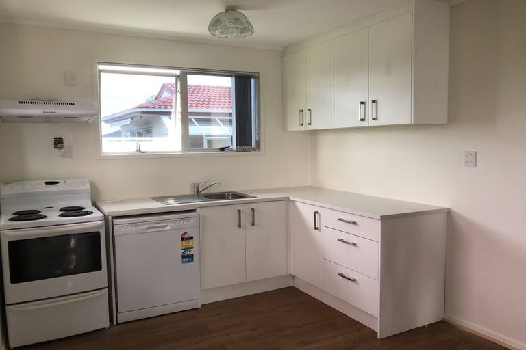 Photo of property in 18 Anich Road, Massey, Auckland, 0614