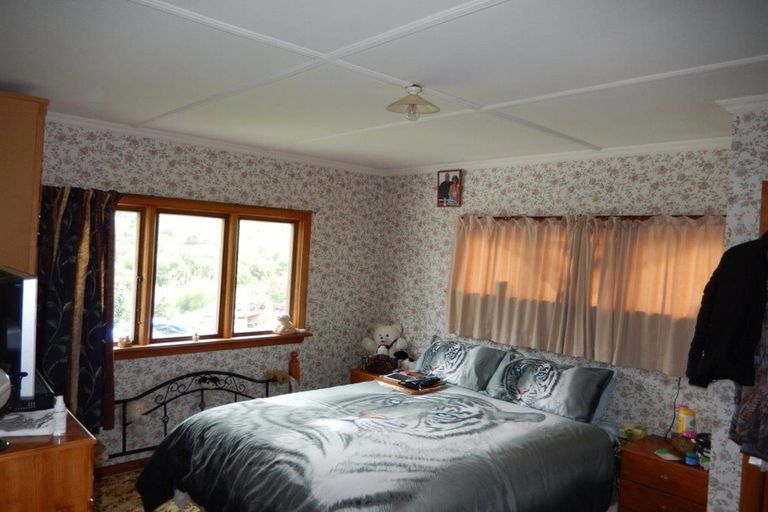 Photo of property in 98 Cheviot Street, Roxburgh, 9500