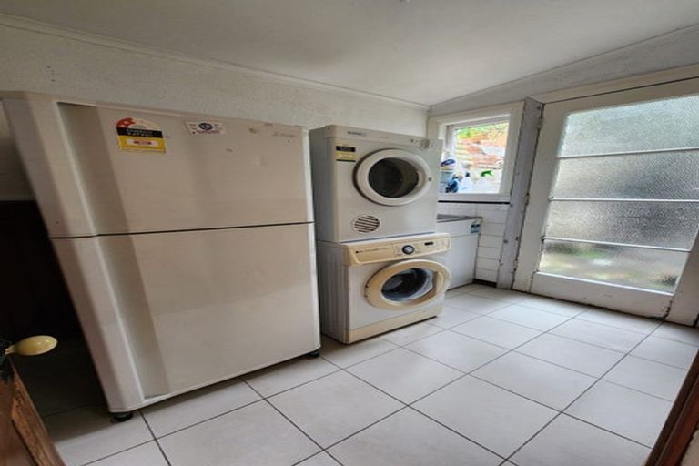 Photo of property in 140 Glenmore Street, Northland, Wellington, 6012