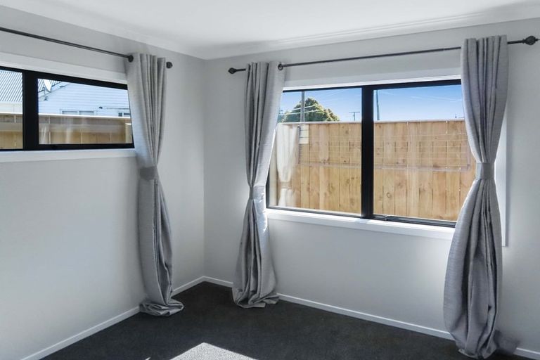 Photo of property in 2/25 Benge Crescent, Naenae, Lower Hutt, 5011