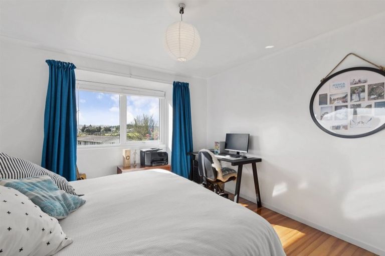Photo of property in 52 Kia Ora Road, Beach Haven, Auckland, 0626