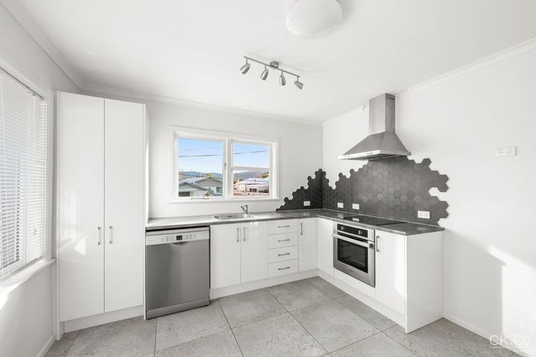 Photo of property in 40a Kashmir Avenue, Clouston Park, Upper Hutt, 5018