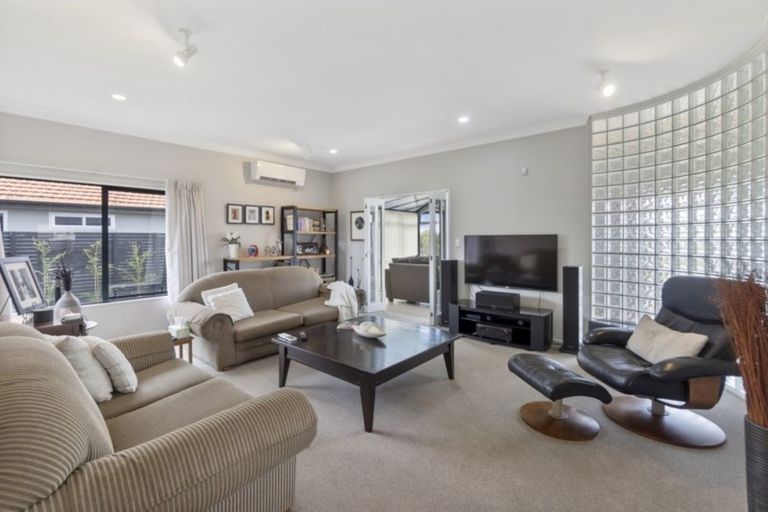 Photo of property in 16 Minchin Crescent, St Andrews, Hamilton, 3200