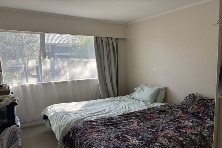 Photo of property in 14 Butterworth Drive, Glendene, Auckland, 0602