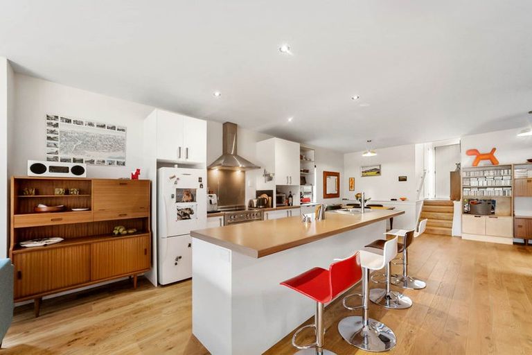 Photo of property in 15 Rarangi Way, Owhiro Bay, Wellington, 6023