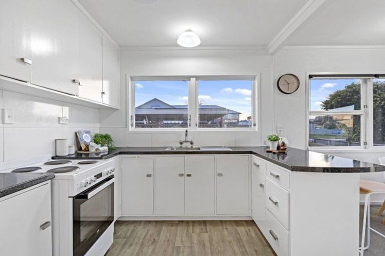 Photo of property in 1/1252 Cameron Road, Gate Pa, Tauranga, 3112